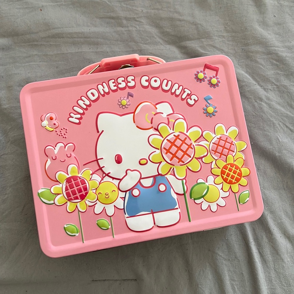 Hello Kitty tin box